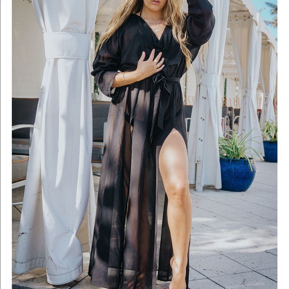 NWT sheet long sleeve coverup